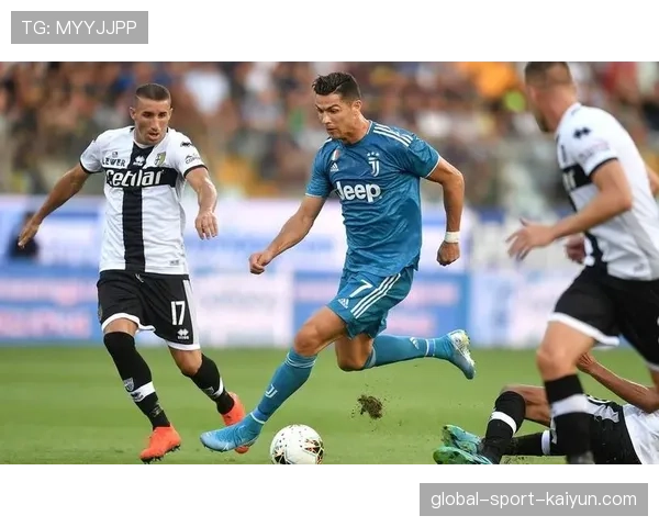 闪电进球:赫罗纳开场17秒由多夫比克破门,创本赛季最快纪录 闪电进球:赫罗纳开场17秒由多夫比克破门,创本赛季最快纪录